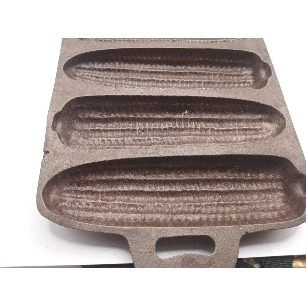 Vintage Cast Iron Corn Bread Pan Muffin Mold Ear of Corn on the Cob Shape